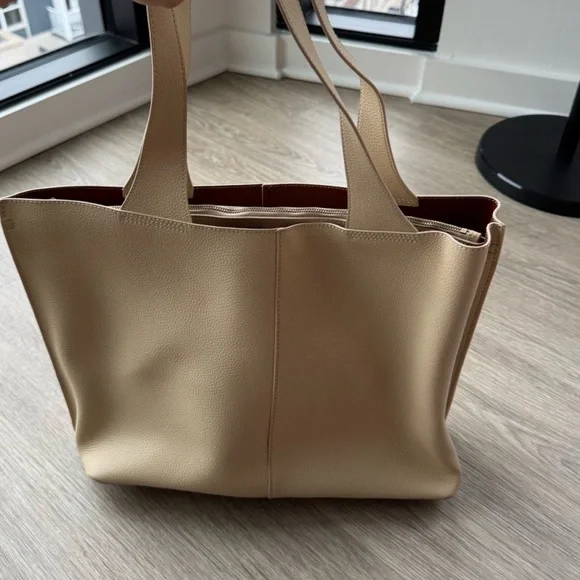 Hobo Vida Large Tote - Picture 2 of 6